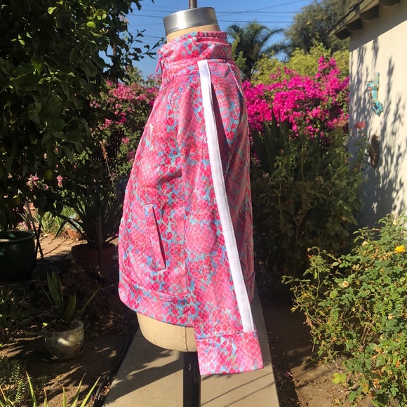 Puma jacket . 💓 - Picture 4 of 10